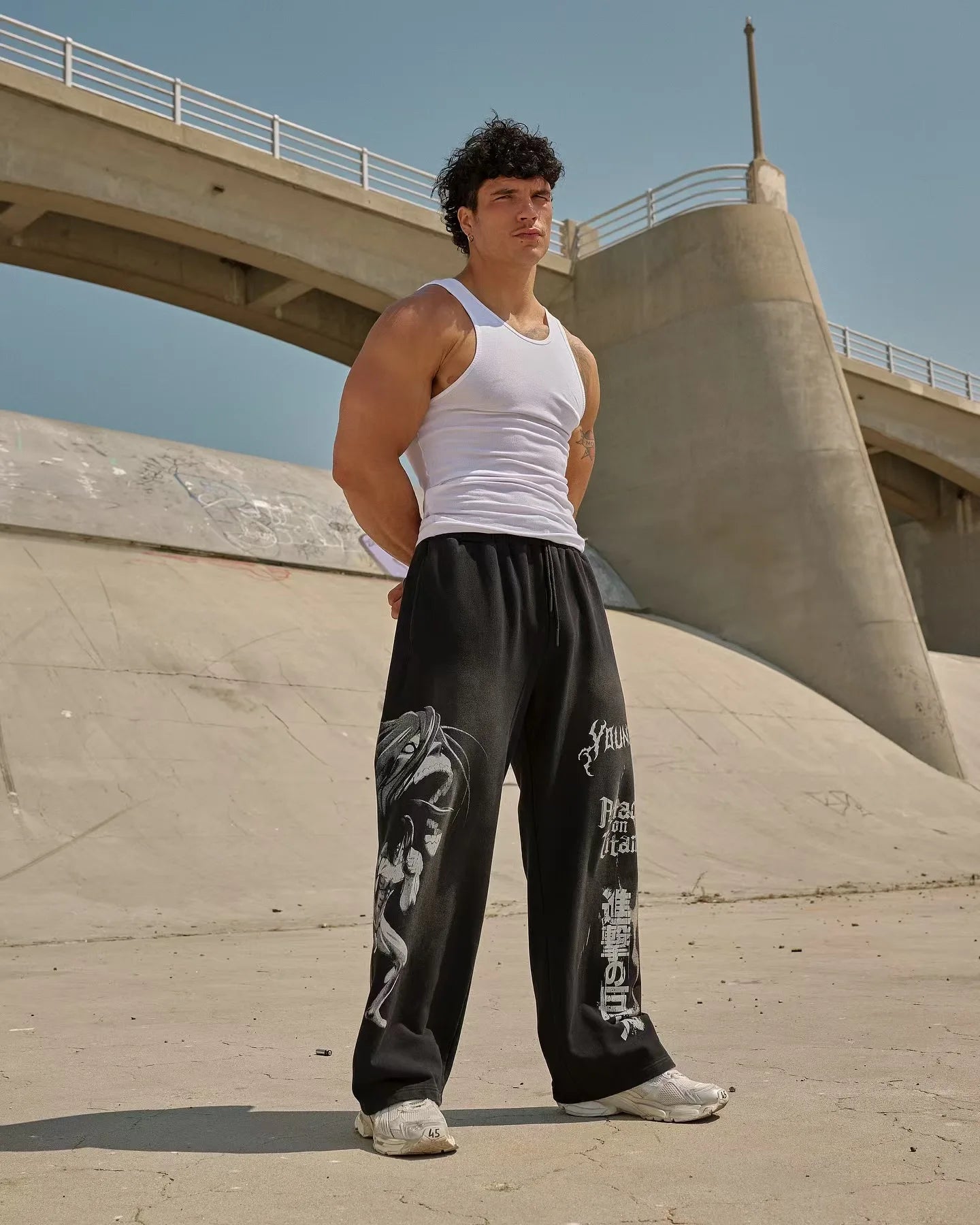 TITAN sweatpants